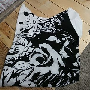 Dana Buchman light floral sweater